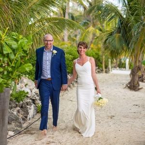 Nicole Miller Celine Wedding Gown Size 8