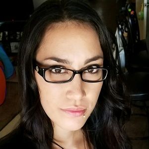 Meet your Posher, Marissa