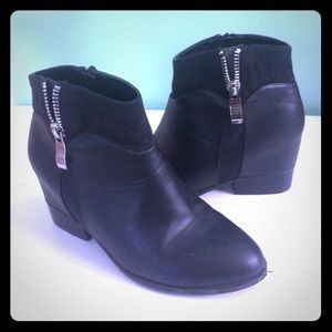 Black Mid-Ankle Cut Boots