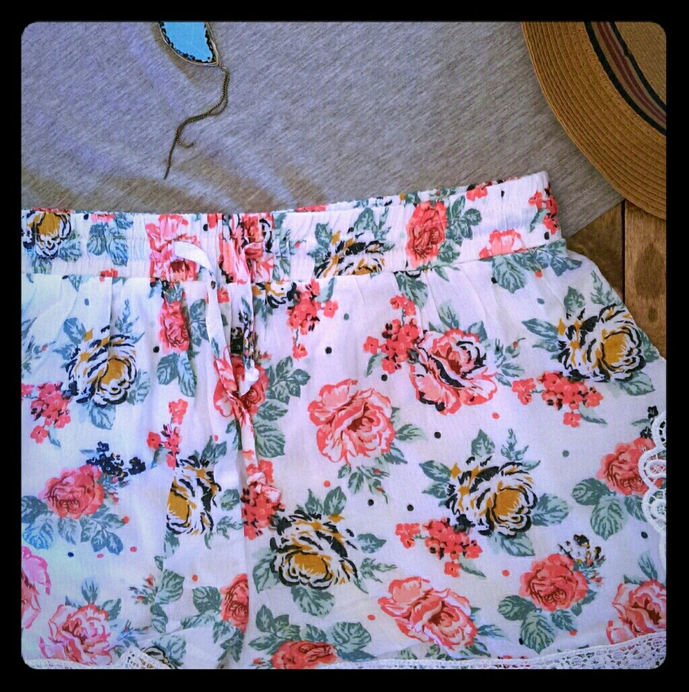 NWOT Flower shorts