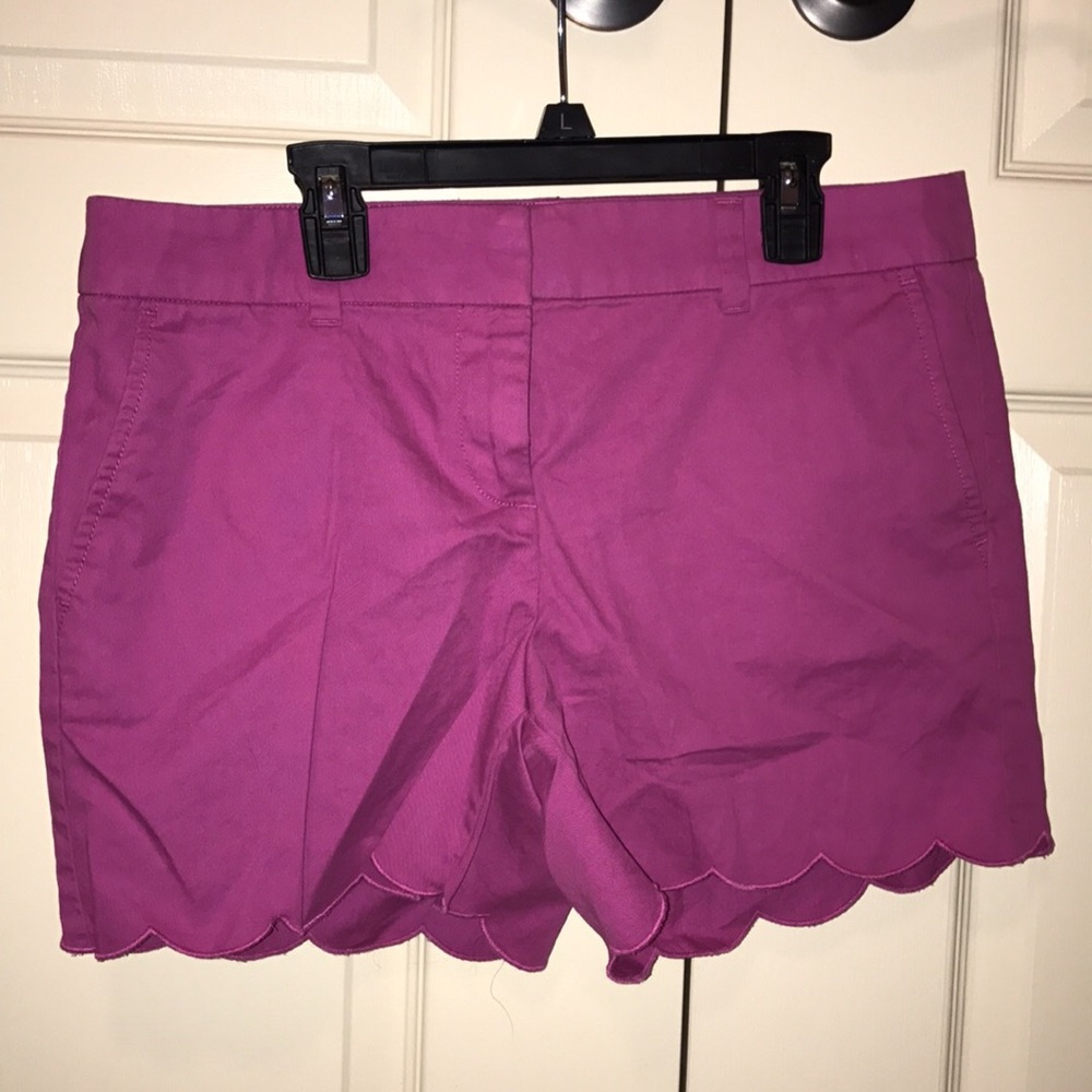 Loft scalloped edge shorts