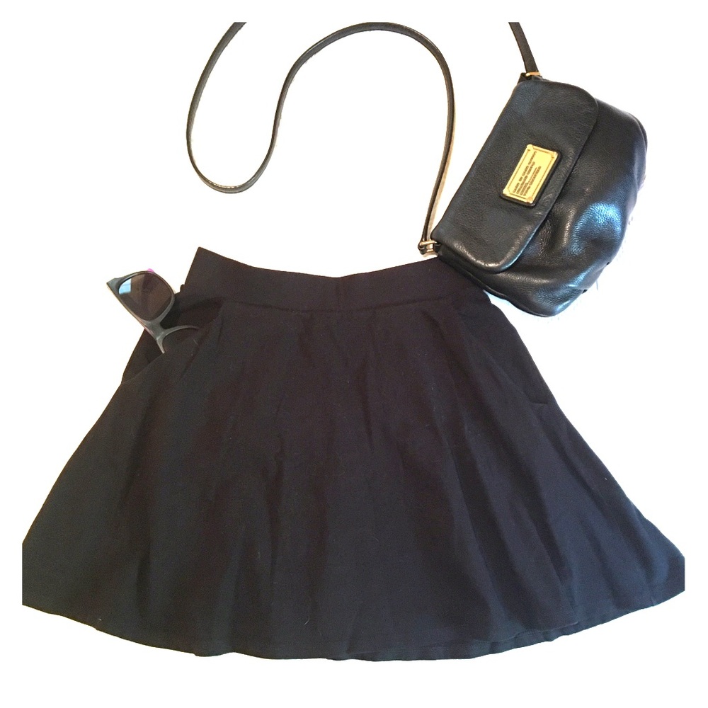 🌸Mini Skater Skirt w/ Pockets!!🌸