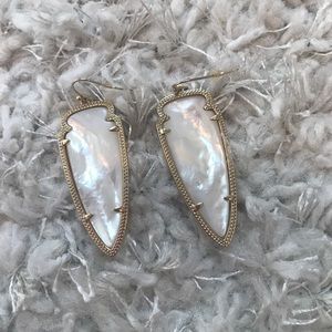 Kendra Scott Skylar Earring Ivory Pearl Iridescent