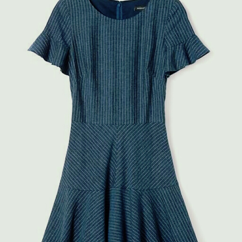 Banana Republic chambray pinstripe flutter