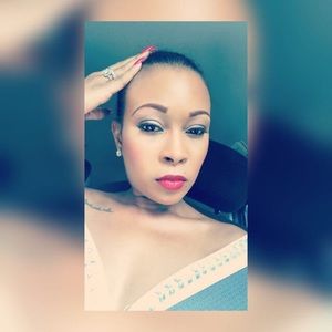 Meet your Posher, Tahira