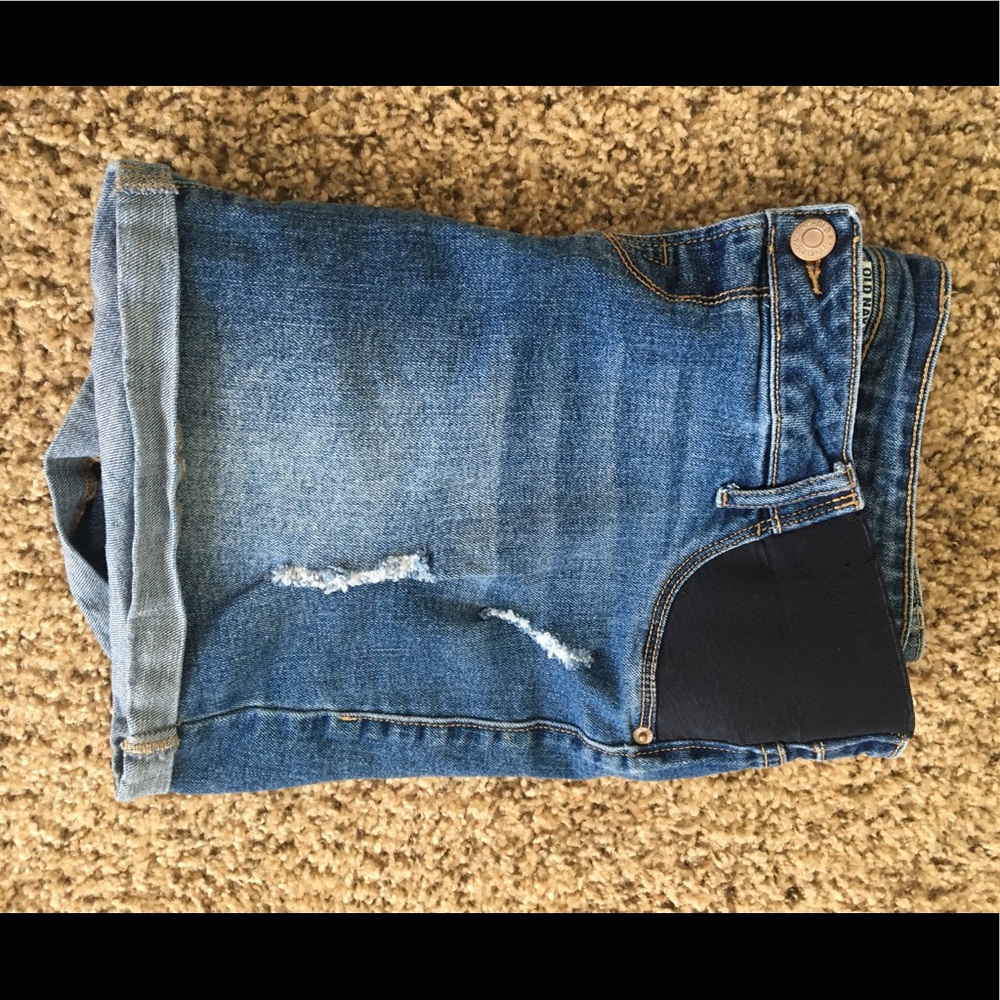 Maternity shorts