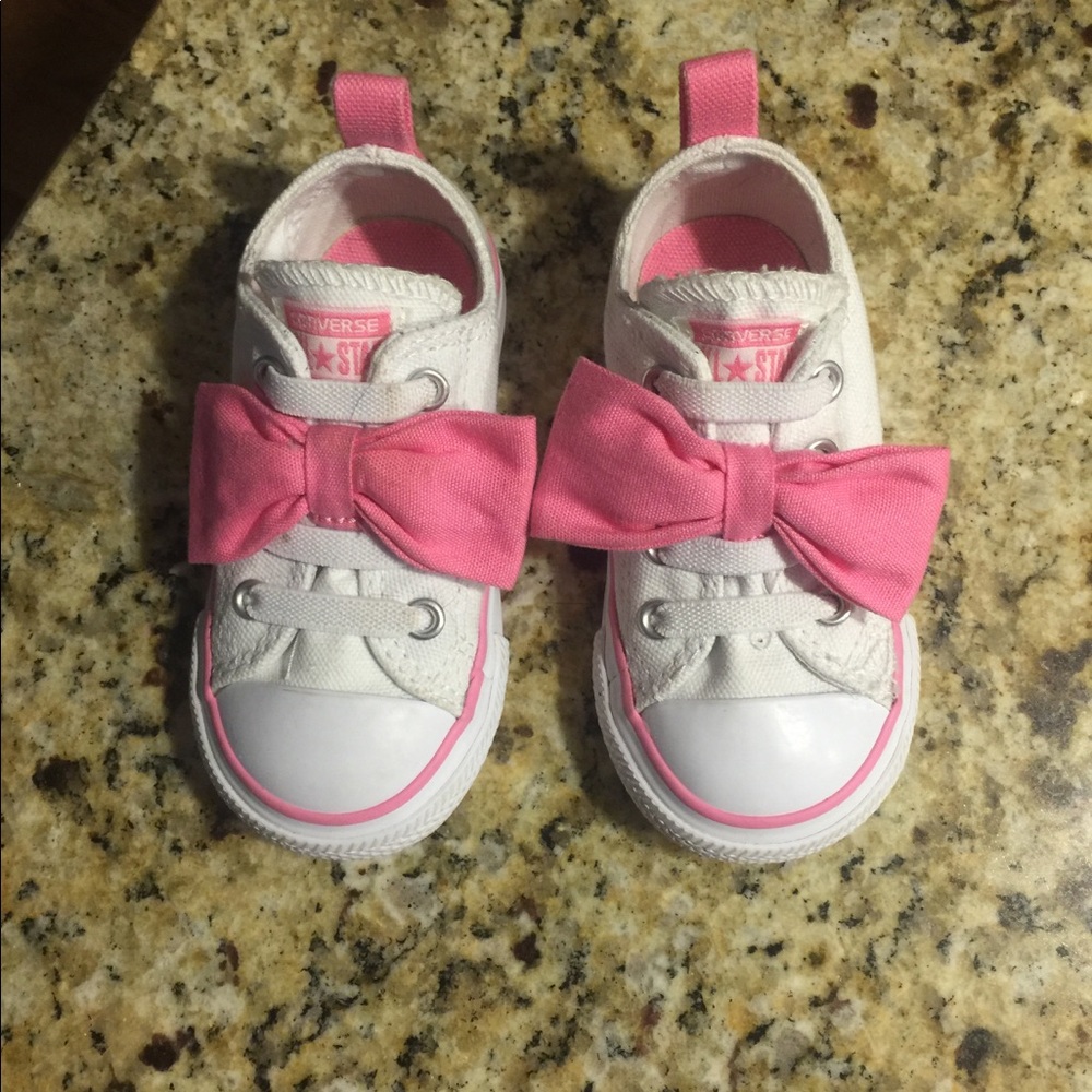 Converse with bow