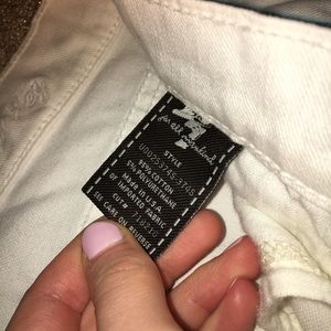 ⚪️7 For All Mankind White straight leg jeans⚪️