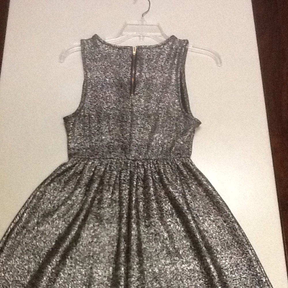 🎉HP 🎉❤️Super cute glittery dress❤️ - Picture 3 of 4