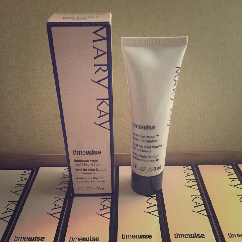 🌺Luminous-Wear Liquid Foundation🌺 Mary Kay