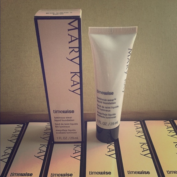 🌺Luminous-Wear Liquid Foundation🌺 Mary Kay - Picture 1 of 2