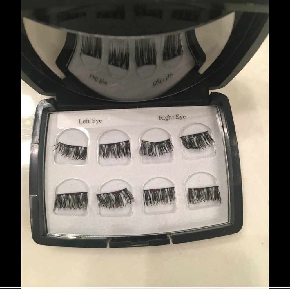 **SOLD ON ANOTHER SITE**One Two Magnetic Lashes