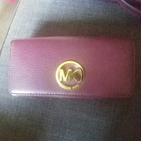 Michael Kors Hamilton Tote & Wallet - Picture 5 of 8