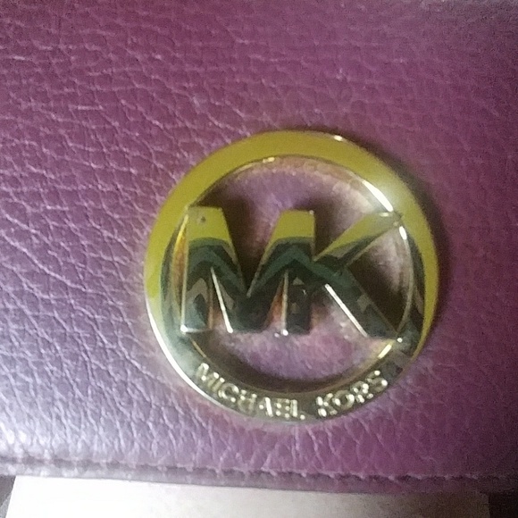 Michael Kors Hamilton Tote & Wallet - Picture 6 of 8