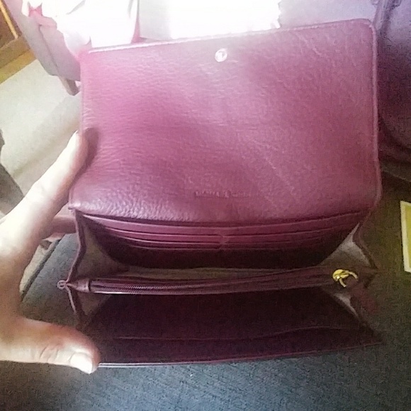 Michael Kors Hamilton Tote & Wallet - Picture 8 of 8