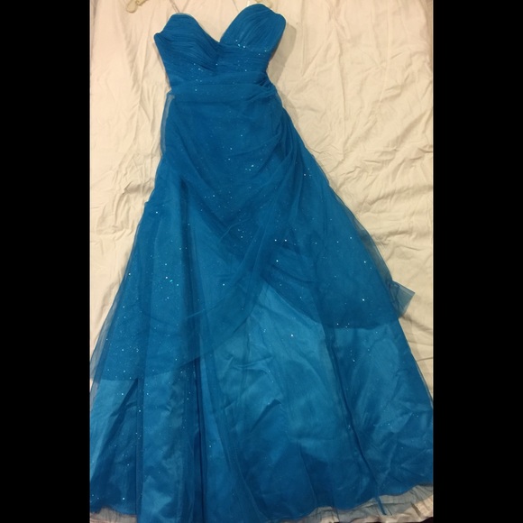 Dresses & Skirts - Prom Dresses