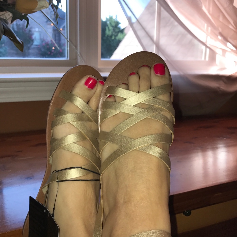 🍹🏖NWT SUPER SOFT SANDALS! 🏖🍹