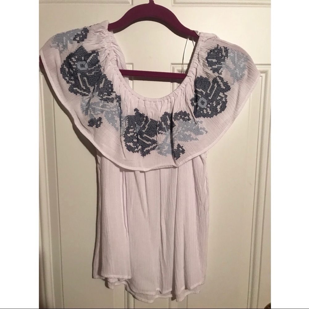 Off the shoulder top size medium - Picture 2 of 4