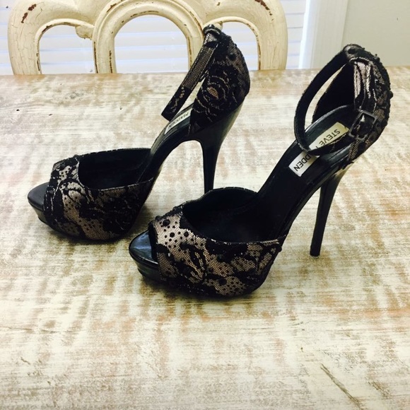 🎀SOLD🎀 Steve Madden heels. Size 7.6 - Picture 2 of 2