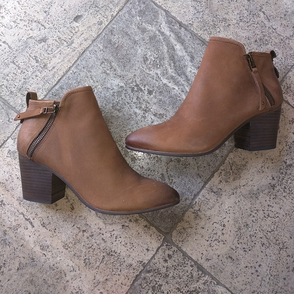 Steve Madden booties - Picture 2 of 7