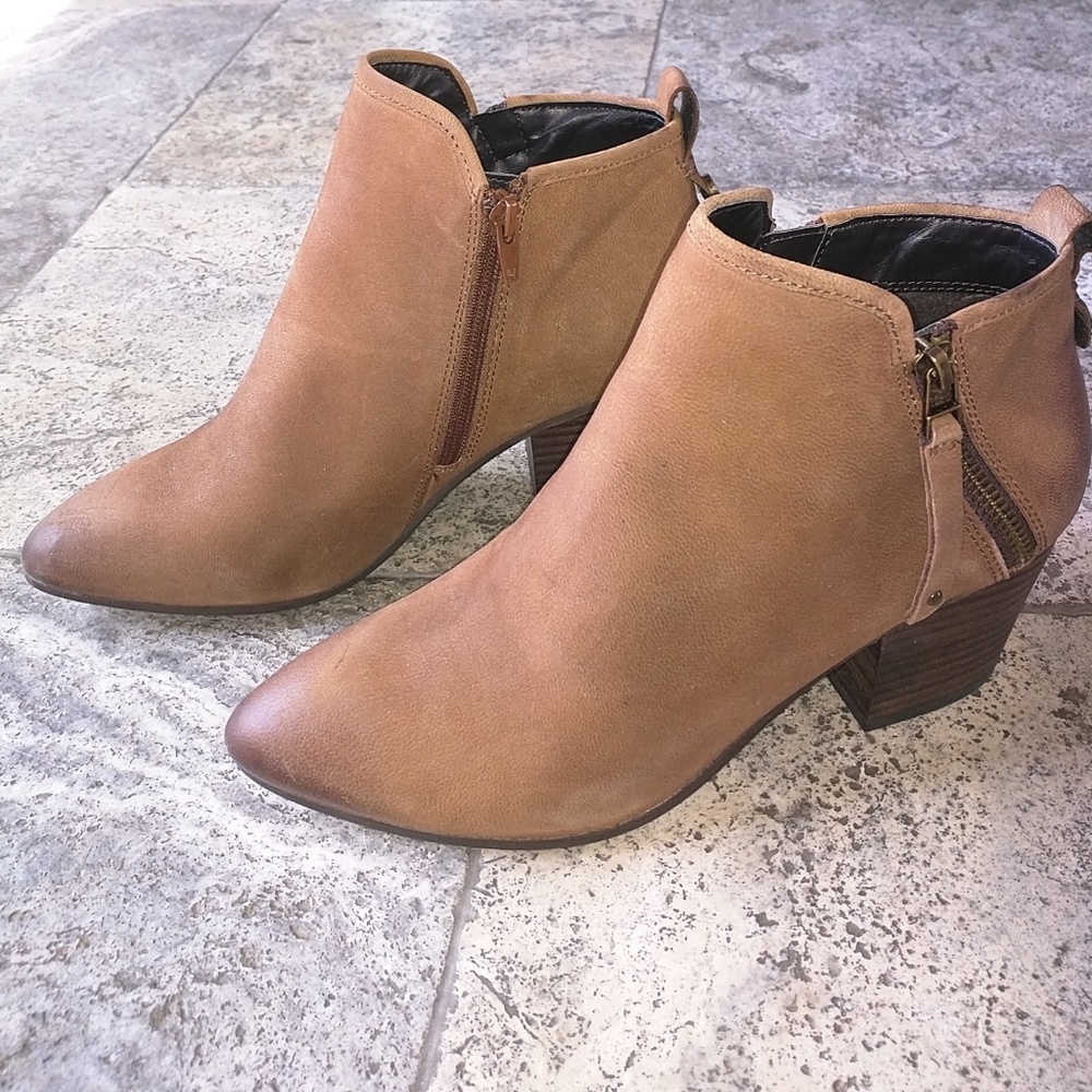 Steve Madden booties - Picture 3 of 7