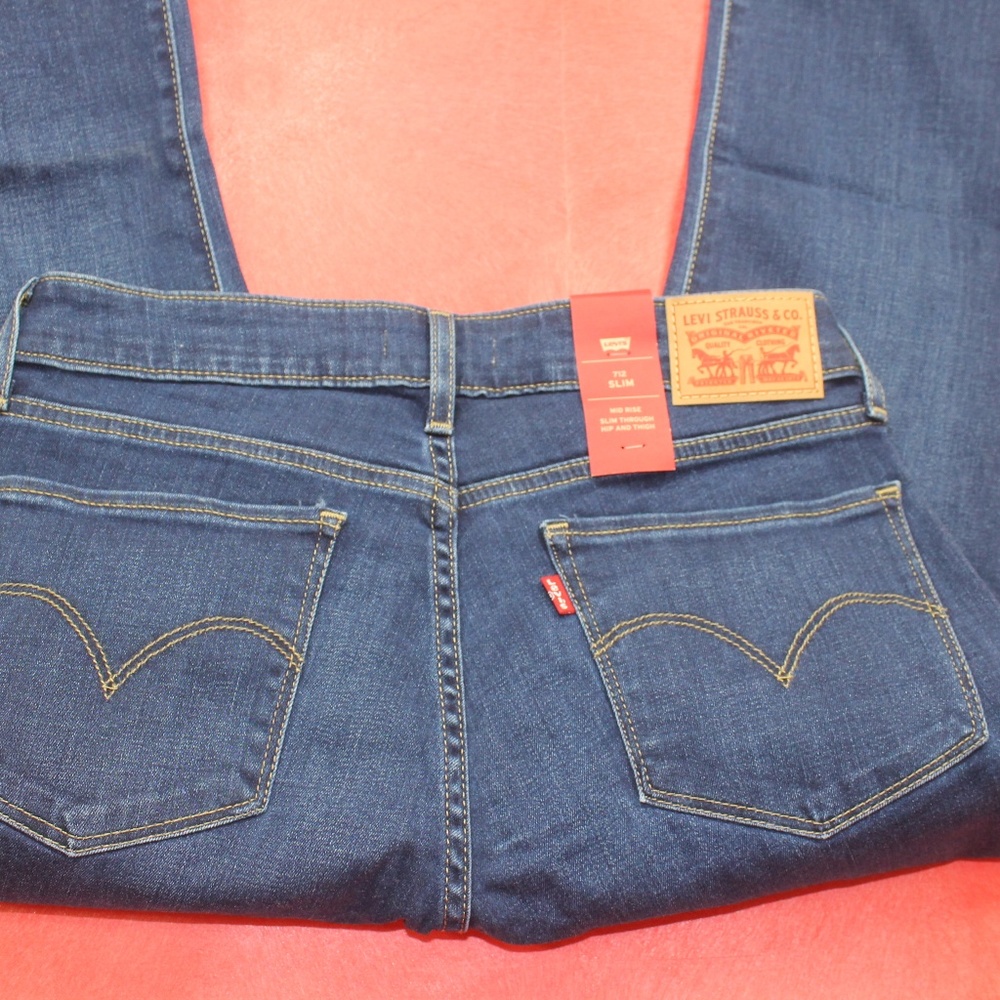 WOMENS LEVIS SLIM DARKER WASH JEANS 29 X 30 NWT - Picture 4 of 4