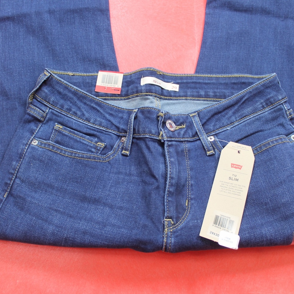 WOMENS LEVIS SLIM DARKER WASH JEANS 29 X 30 NWT - Picture 3 of 4