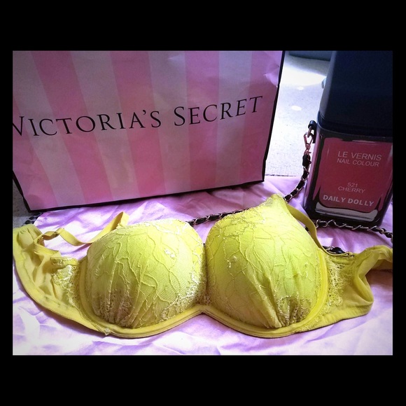 Victoria's Secret Other - Victoria Secret plunge bra