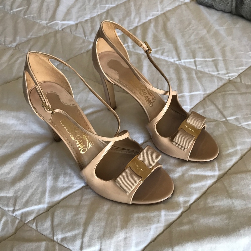 Salvatore Ferragamo Gabrielle Criss Cross heels