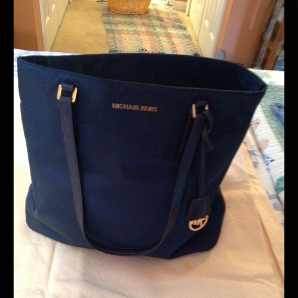 Michael Kors Handbags - Authentic navy Michael Kors tote