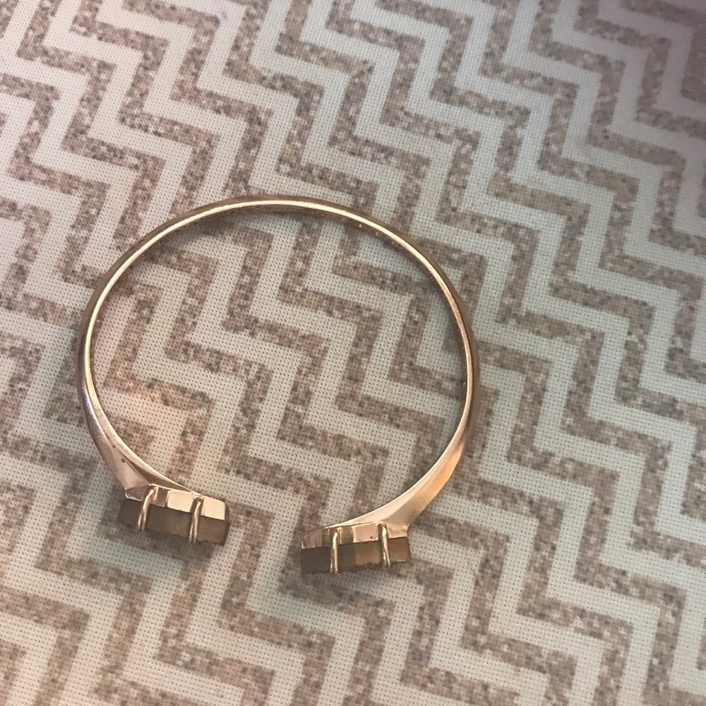 Kendra Scott bracelet