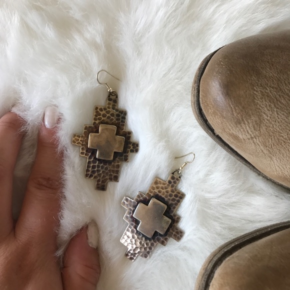 •new• western cross earrings - Picture 2 of 2