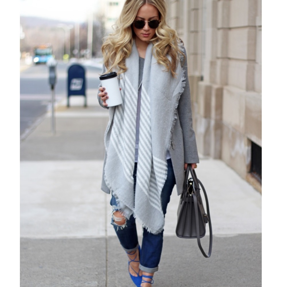 🆕Isla Gray & Cream Striped Blanket Scarf - Picture 2 of 8