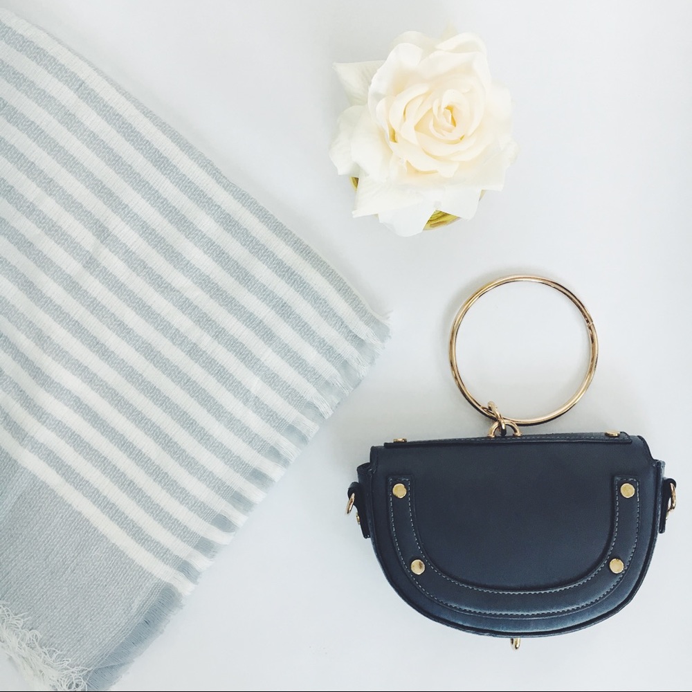 🆕Isla Gray & Cream Striped Blanket Scarf - Picture 5 of 8