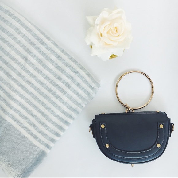 🆕Isla Gray & Cream Striped Blanket Scarf - Picture 5 of 8