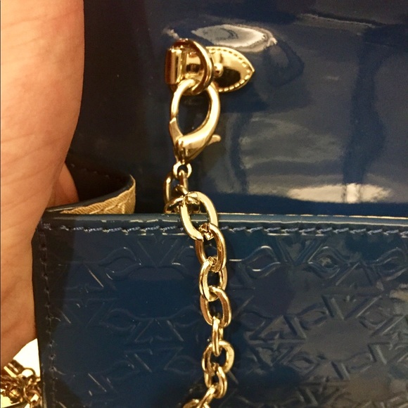 Carlo Pazolini blue patent clutch purse w dust bag - Picture 4 of 6