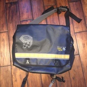 Mountain Hardwear laptop messenger bag