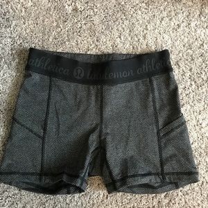 Lululemon What the Sport short- size 6
