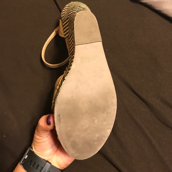 Cute, fun wedges - Picture 4 of 6