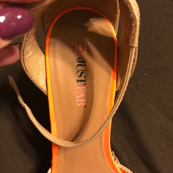 Cute, fun wedges - Picture 5 of 6