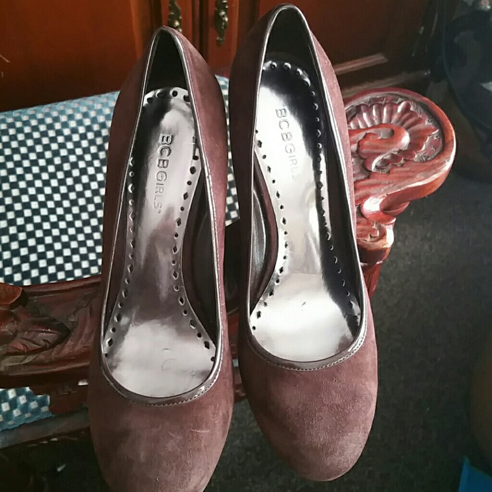 BCBGirls Wedge shoe - women size 9
