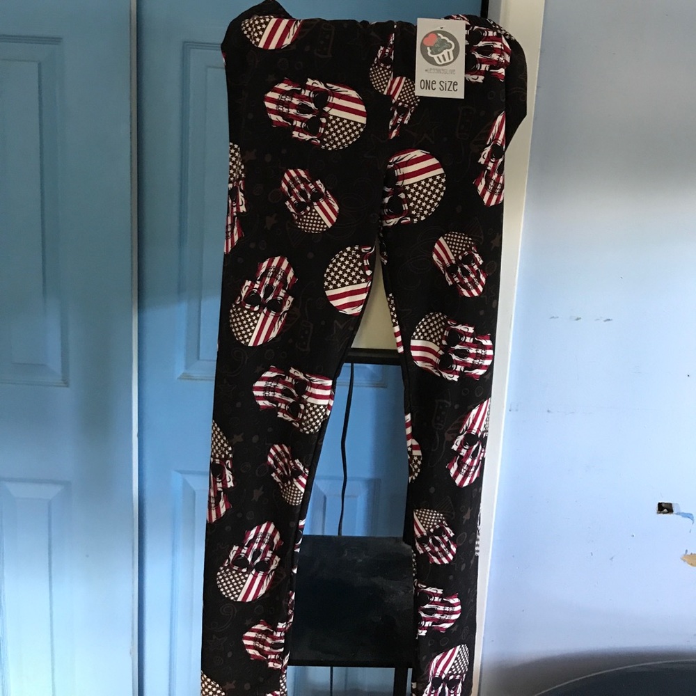 Legg A Licious Patriotic Skulls- OS