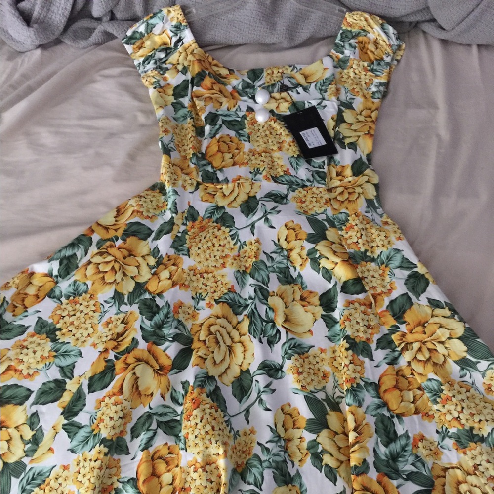 Collectif Delores Summer Bouquet 50s swing dress
