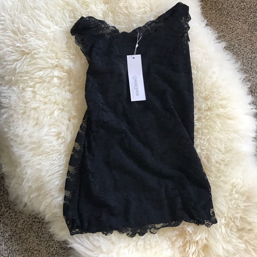 GeeGee s/s collection sz small sheer lace stretch