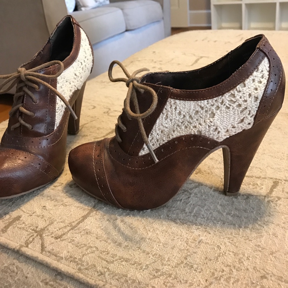 Lace-Side Booties - Picture 2 of 4