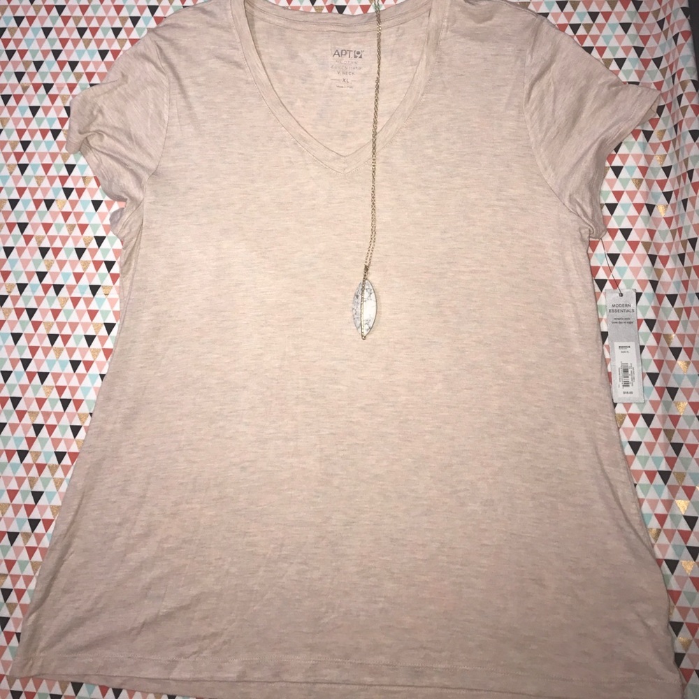 👚🆕 Apt 9 modern essentials XL v neck