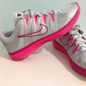 NIKE WOMENS LUNAR ALLWAYS TR SHOES SIZE 9