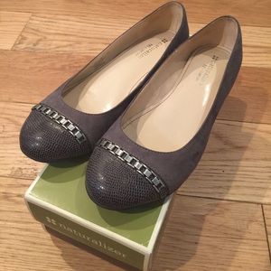 Naturalizer N5 Comfort Gray Flats (6.5)