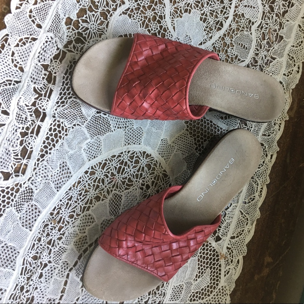 Bandolino soft red leather sandals