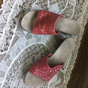 Bandolino soft red leather sandals